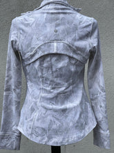 Load image into Gallery viewer, Lululemon Sweater 4