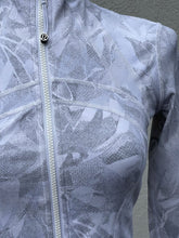 Load image into Gallery viewer, Lululemon Sweater 4