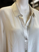 Load image into Gallery viewer, Eileen Fisher silk button up L