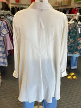 Load image into Gallery viewer, Eileen Fisher silk button up L