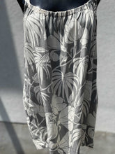 Load image into Gallery viewer, Tommy Bahama Tank Top L