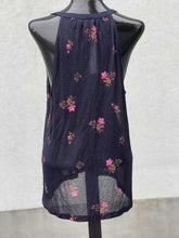 Load image into Gallery viewer, Lucky Brand Floral Tank Top M