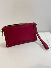 Load image into Gallery viewer, Coach wristlet