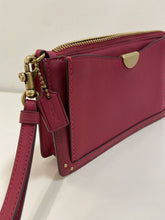 Load image into Gallery viewer, Coach wristlet