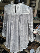 Load image into Gallery viewer, Floreat Top S