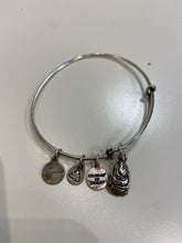 Load image into Gallery viewer, Alex & Ani shell pendant bracelet