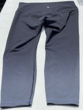 Load image into Gallery viewer, Lululemon Cropped Leggings 10
