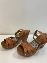 Load image into Gallery viewer, Madden Girl Clogs 6