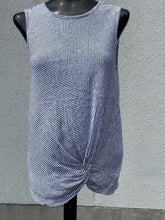 Load image into Gallery viewer, C&C California Linen Knot Top S