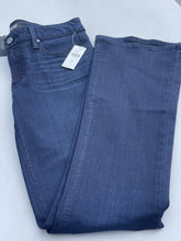 Load image into Gallery viewer, Paige Manhattan Jeans 27 NWT