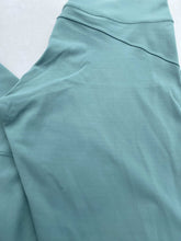 Load image into Gallery viewer, Lululemon Cropped Leggings 14