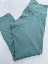 Load image into Gallery viewer, Lululemon Cropped Leggings 14