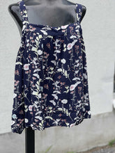 Load image into Gallery viewer, Gap Floral Tank XL