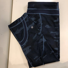 Load image into Gallery viewer, Lululemon camo capris 10