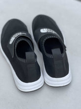 Load image into Gallery viewer, The North Face Sneakers 8.5