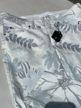 Load image into Gallery viewer, Cambio Tropical Print Jeans 4