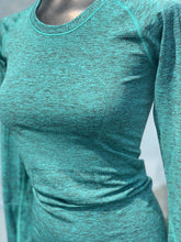 Load image into Gallery viewer, Lululemon Top Long Sleeve 4