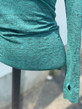 Load image into Gallery viewer, Lululemon Top Long Sleeve 4