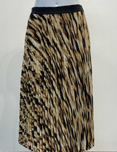 Load image into Gallery viewer, Leith pleated skirt M