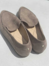 Load image into Gallery viewer, Kate & Mel Flats 8