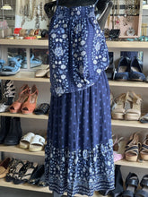 Load image into Gallery viewer, Unbranded Top & Skirt Set XS