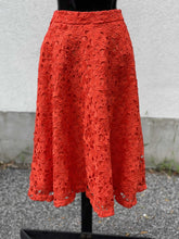 Load image into Gallery viewer, Banana Republic Lace overlay Skirt 8