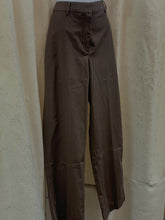 Load image into Gallery viewer, Wilfred Khakis 6 NWT