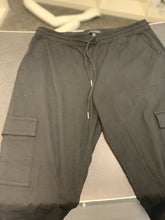 Load image into Gallery viewer, Banana Republic Cargo Pants M