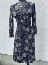 Load image into Gallery viewer, Banana Republic (outlet) Wrap Dress XS