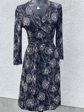 Load image into Gallery viewer, Banana Republic (outlet) Wrap Dress XS