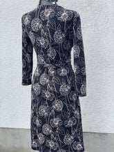 Load image into Gallery viewer, Banana Republic (outlet) Wrap Dress XS