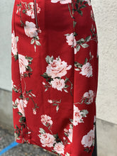 Load image into Gallery viewer, Dynamite Floral Skirt S