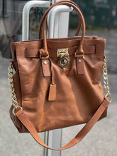 Load image into Gallery viewer, Michael Kors Handbag