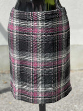 Load image into Gallery viewer, Kate Hill Plaid Skirt Lined 10P