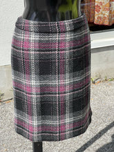 Load image into Gallery viewer, Kate Hill Plaid Skirt Lined 10P