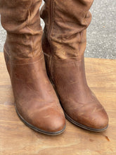 Load image into Gallery viewer, Steve Madden Leather Boots 8.5