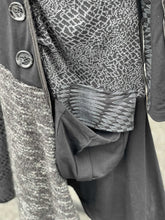 Load image into Gallery viewer, Paolo Tricot Light Coat S