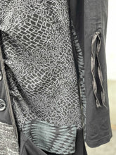 Load image into Gallery viewer, Paolo Tricot Light Coat S