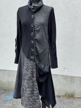 Load image into Gallery viewer, Paolo Tricot Light Coat S