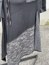 Load image into Gallery viewer, Paolo Tricot Light Coat S