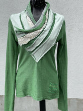 Load image into Gallery viewer, Desigual Sweater M