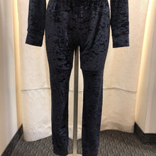 Load image into Gallery viewer, Lululemon crushed velvet joggers 6