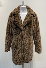 Load image into Gallery viewer, Ivy Beau faux fur coat 8
