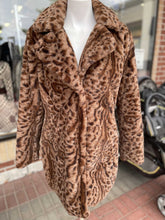Load image into Gallery viewer, Ivy Beau faux fur coat 8