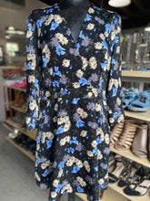 Load image into Gallery viewer, Zara Floral Dress L