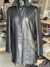 Load image into Gallery viewer, Danier Removable Liner Leather Jacket M