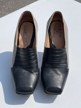 Load image into Gallery viewer, John Fluevog Heels 9.5 Vintage