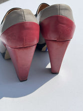 Load image into Gallery viewer, John Fluevog Heels 9.5 Vintage