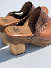 Load image into Gallery viewer, John Fluevog Vintage Clog Style Heels 10