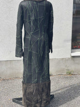 Load image into Gallery viewer, Sheri Bodeli Shearling Long Coat Vintage 8